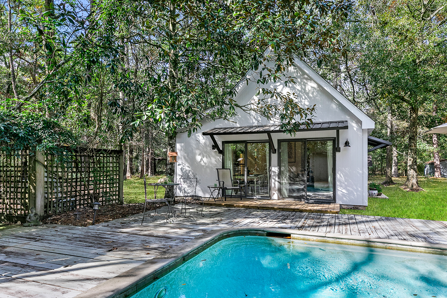 Guest HouseMIL Suite Lamp Design + Build